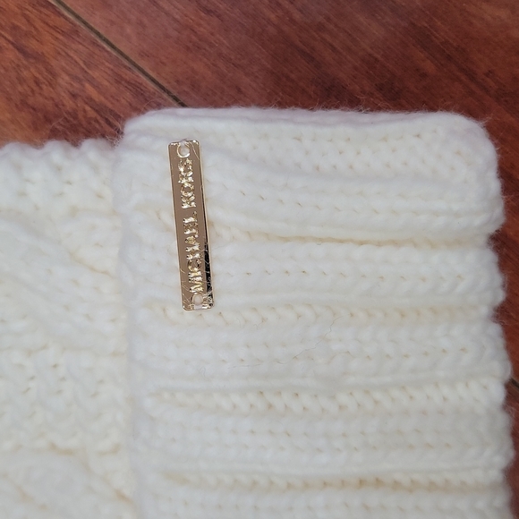 NWT Micheal Kors Cable Knit Hat